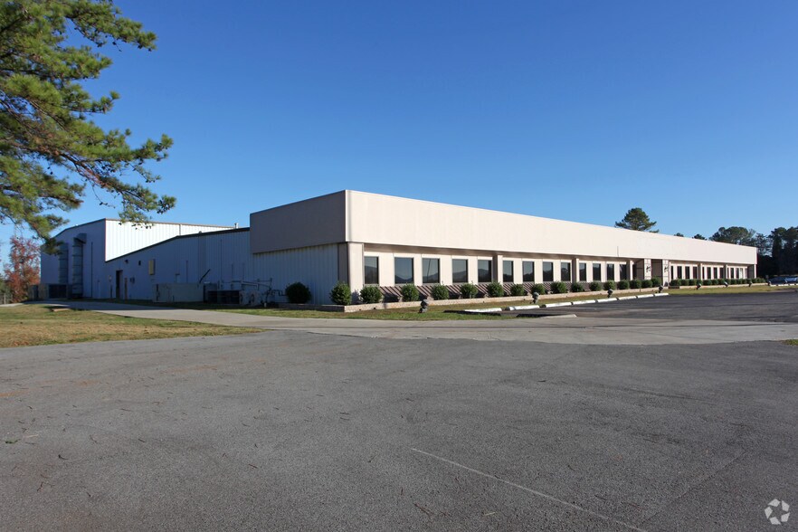 More Photos Of 7272 Governors Dr NW, Huntsville Warehouse For Lease