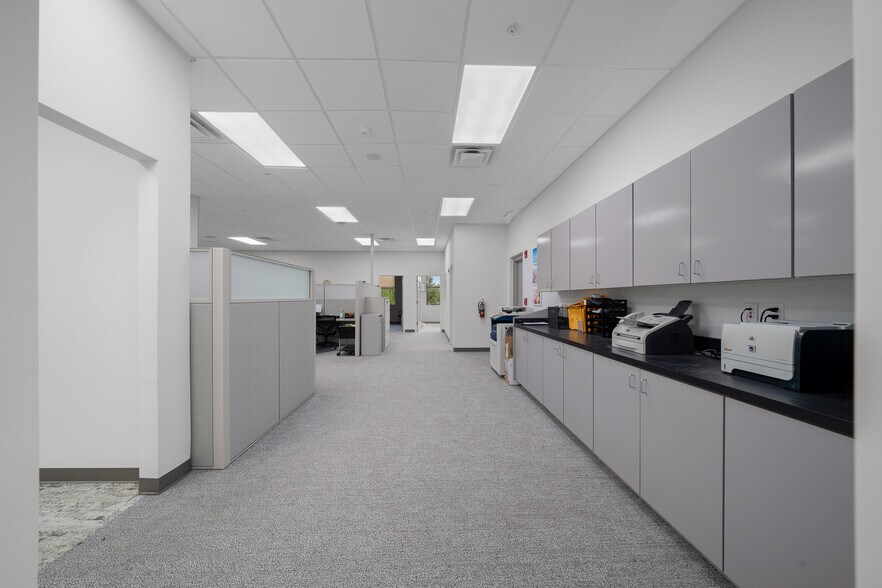 More Photos Of 1930 SW 38th Ave, Ocala Office For Lease