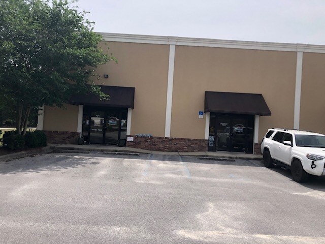 More Photos Of 48 Commerce Ln, Freeport Warehouse For Lease