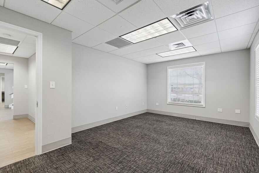 More Photos Of 575 Indian Rocks Rd N, Belleair Bluffs Medical For Lease