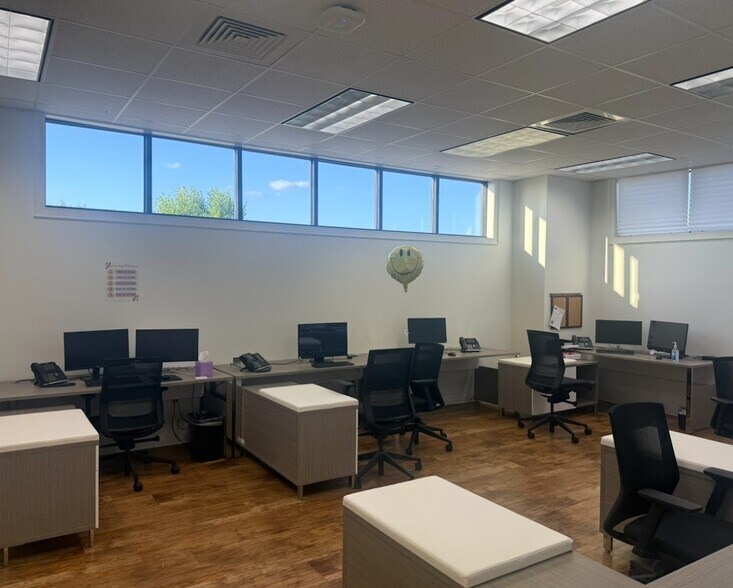 More Photos Of 5540-5550 N Farmer Branch Rd, Ozark General Retail For Sale