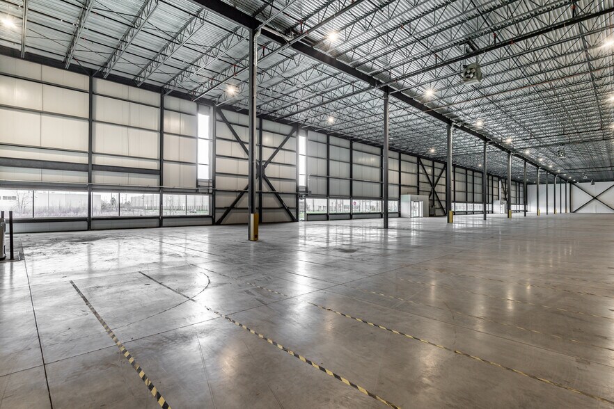 More Photos Of 3501 Rue F.-X.-Tessier, Vaudreuil-dorion Warehouse For Lease