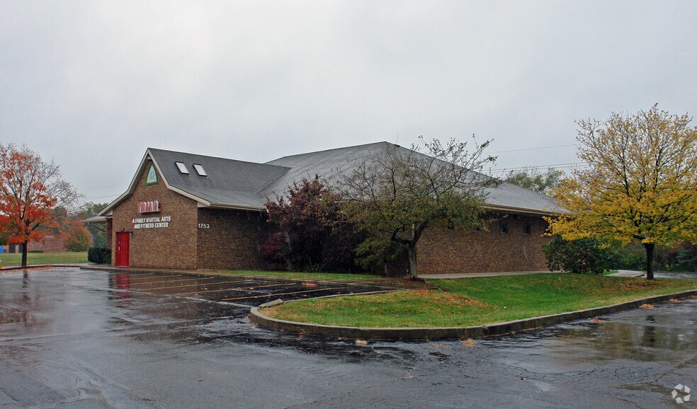 More Photos Of 1753 Woodman Dr, Dayton Freestanding For Sale