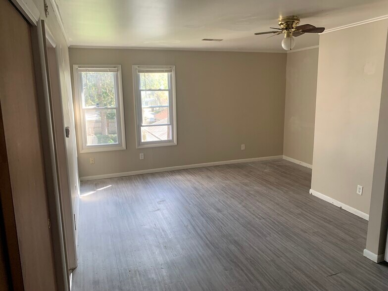 More Photos Of 1524 38th St, Rock Island Office Residential For Sale