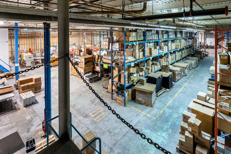 More Photos Of 1170 Ave 50th, Montréal Warehouse For Sale