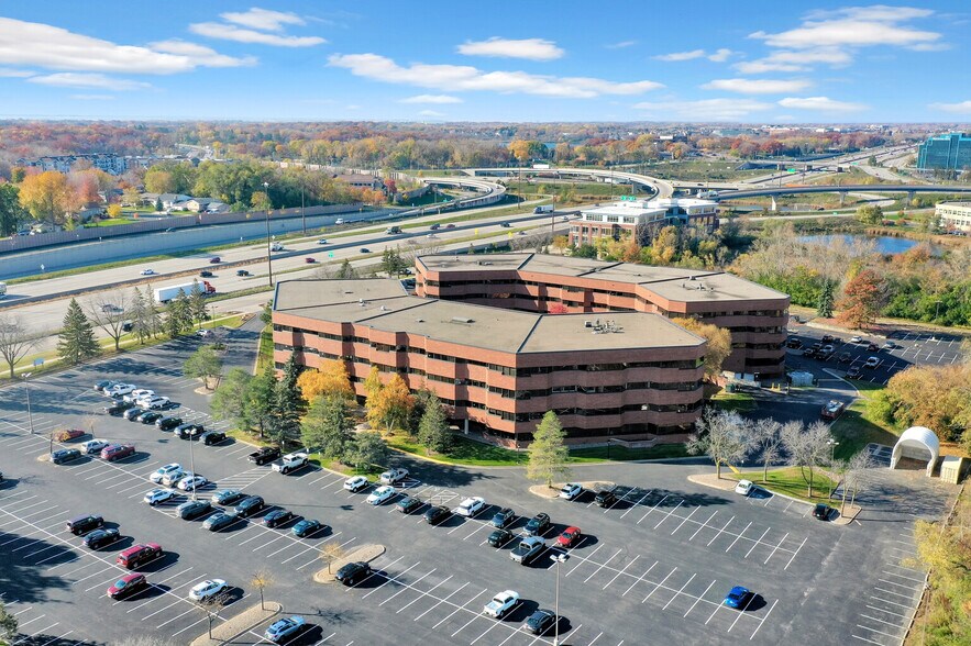 More Photos Of 7900 W 78th St, Edina Office For Lease