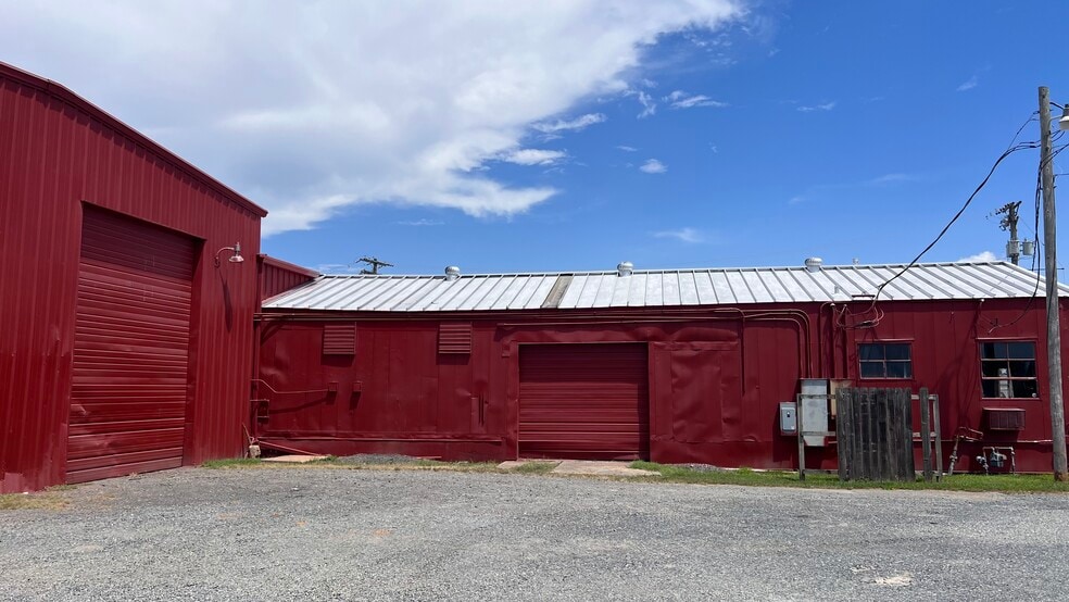 More Photos Of 3419 E Broadway Ave, North Little Rock Service For Lease