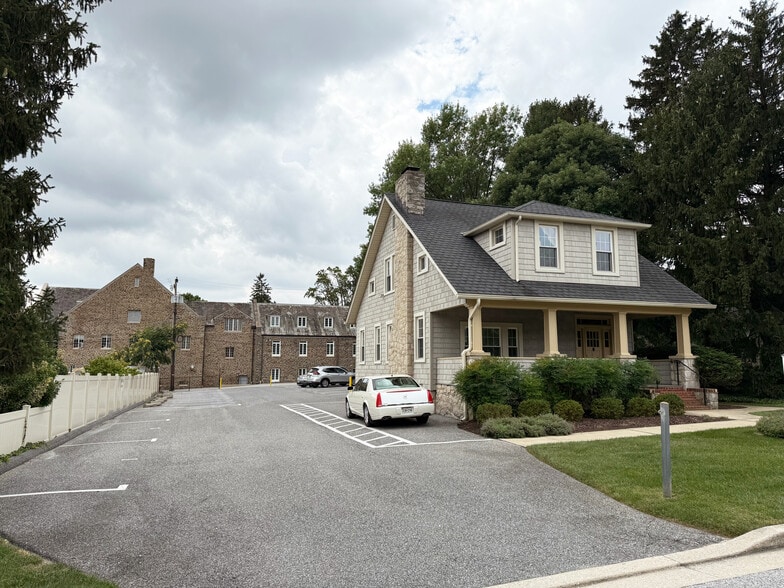 More Photos Of 405 W Pennsylvania Ave, Towson Office For Lease