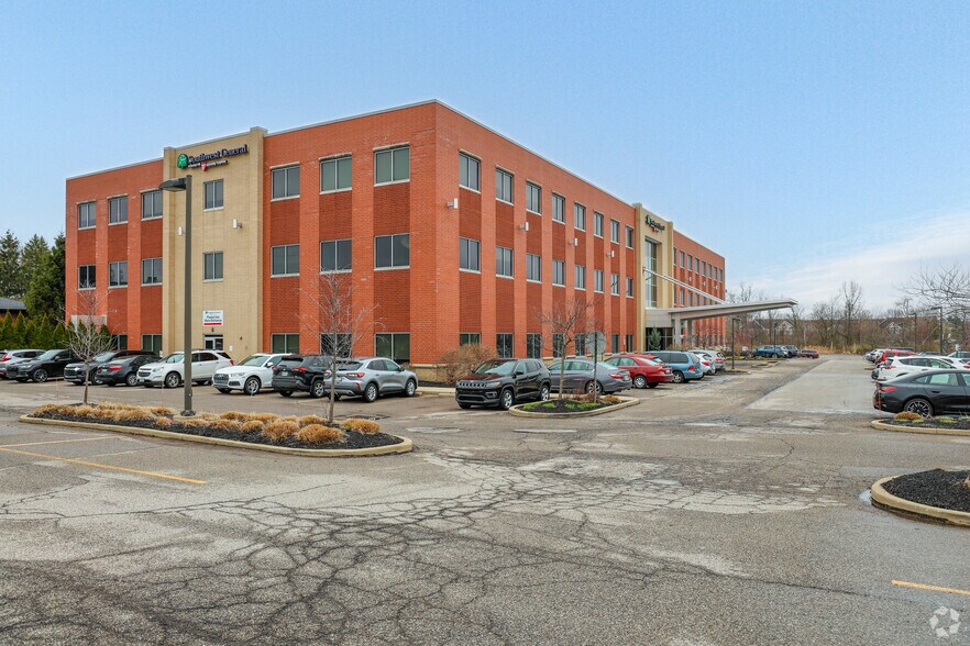 More Photos Of 18780 E Bagley Rd, Middleburg Heights Medical For Lease