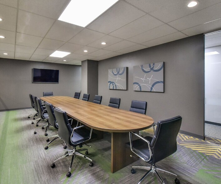 More Photos Of 2300 Valley View Ln, Irving Office For Lease