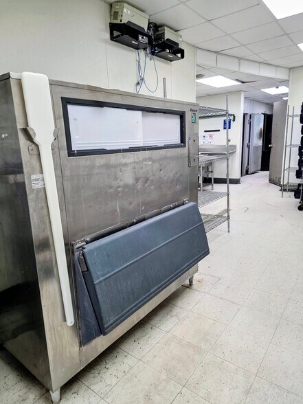 More Photos Of 609 S Coblake St, Apache Fast Food For Sale