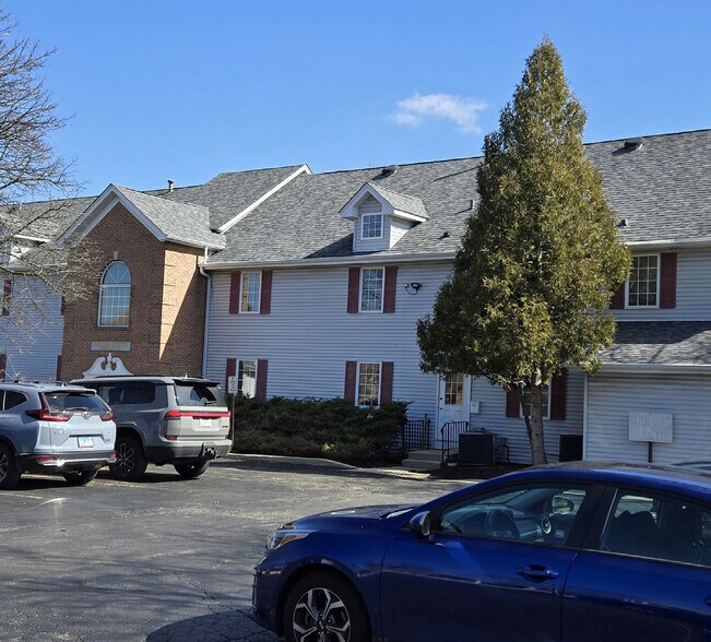 More Photos Of 40 S Prospect St, Roselle Office For Lease