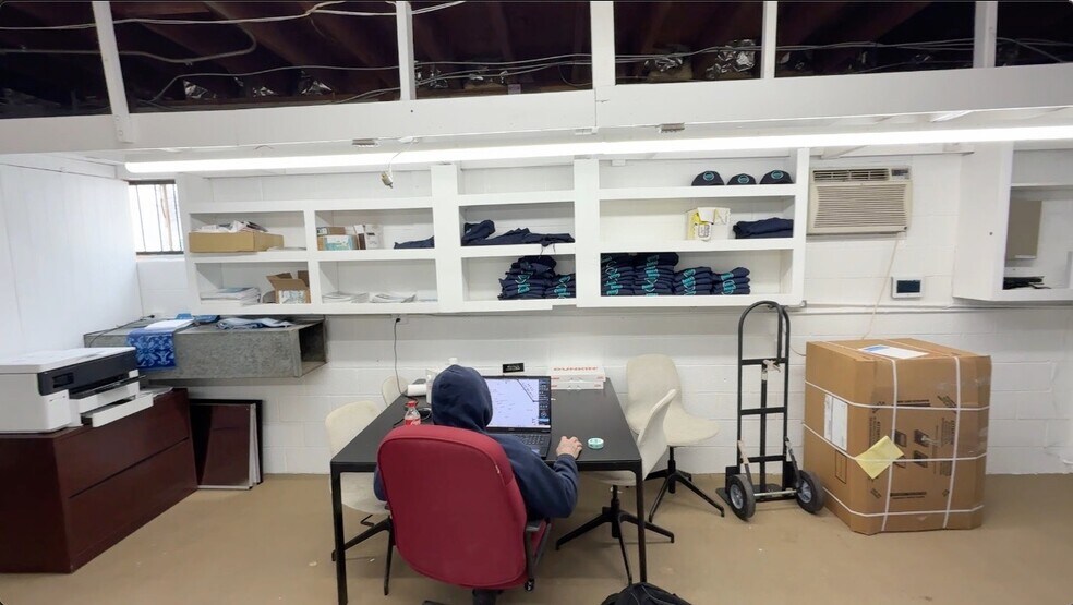 More Photos Of 2515 Mountain Rd, Pasadena Freestanding For Lease