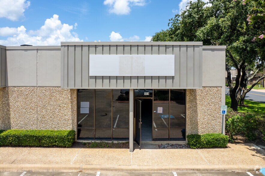 More Photos Of 3007 Longhorn Blvd, Austin Light Distribution For Lease