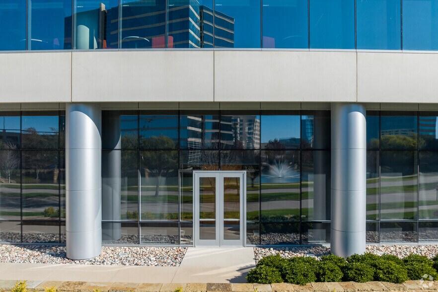 More Photos Of 5600 Granite Pky, Plano Office For Lease