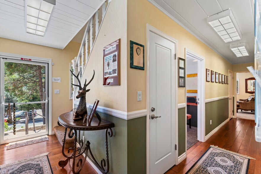 More Photos Of 27180 Highway 189, Blue Jay Office For Sale