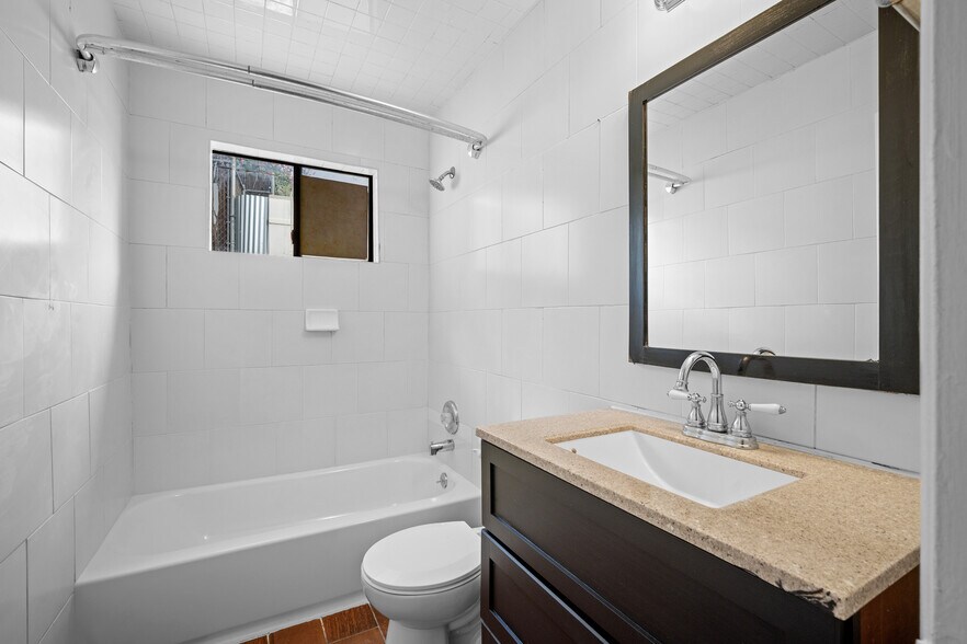 More Photos Of 7025 Day St, Tujunga Multifamily For Sale