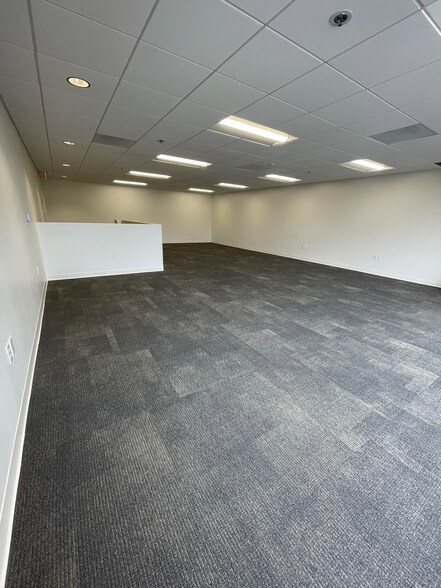 More Photos Of 330 Rancheros Dr, San Marcos Unknown For Lease