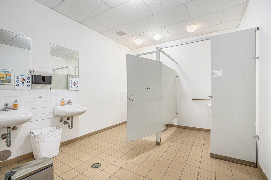 More Photos Of 56968 Dailey Rd, Dowagiac Shelter For Sale