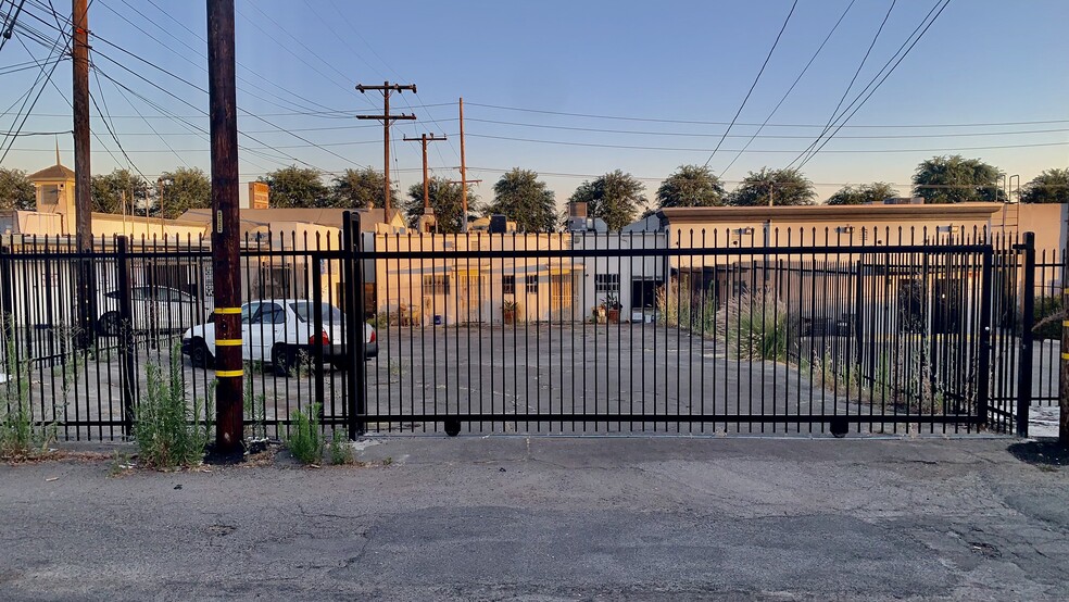 More Photos Of 551-553 W Whittier Blvd, La Habra Storefront Retail Office For Sale