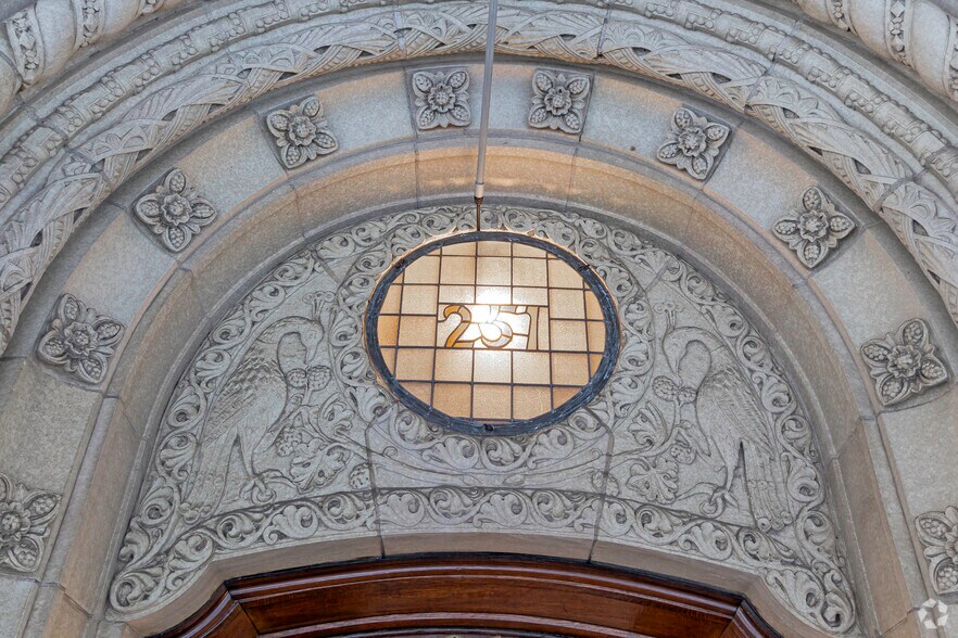 More Photos Of 251 W 71st St, New York Multifamily For Sale