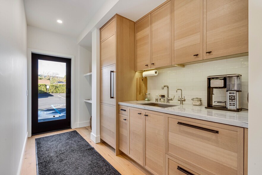 More Photos Of 190 W Napa St, Sonoma Office For Sale