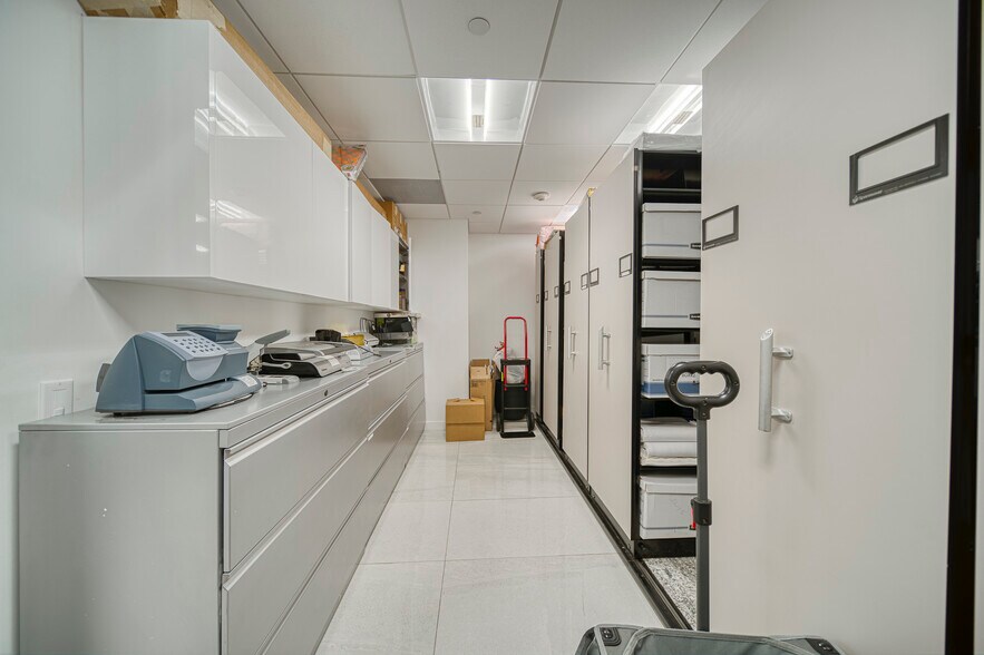 More Photos Of 1200 Brickell Ave, Miami Office For Lease