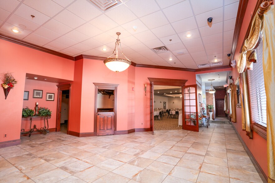 More Photos Of 142-146 E Main St, Ilion Lodge Meeting Hall For Sale