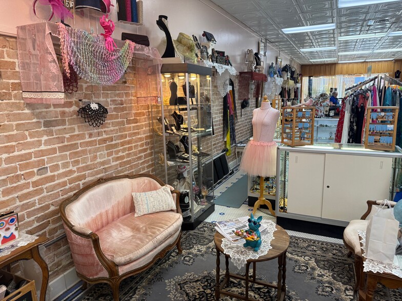 More Photos Of 140 N Woodland Blvd, Deland Storefront For Sale