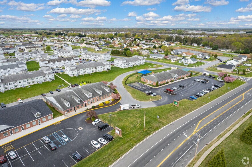 More Photos Of 665 S Carter Rd, Smyrna Office For Lease