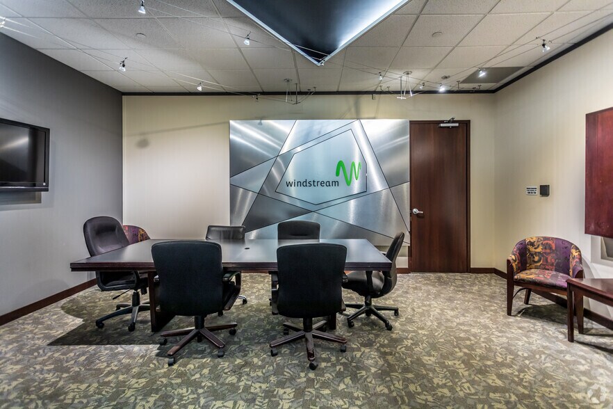 More Photos Of 6625 Lenox Park Dr, Memphis Office For Lease
