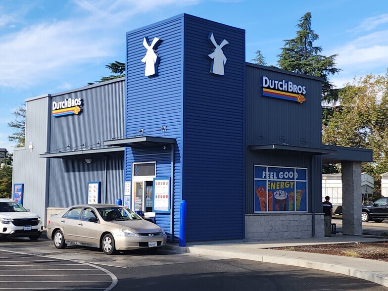 Primary Photo Of 1021 B St, Marysville General Retail For Sale