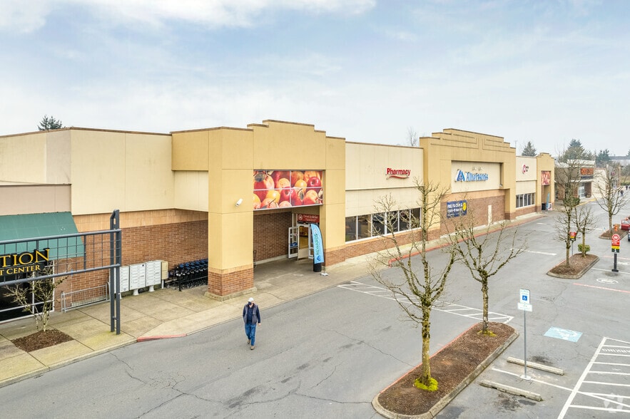 More Photos Of 19003 S Beavercreek Rd, Oregon City General Retail For Lease