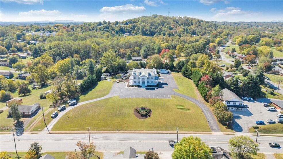 More Photos Of 812 E Main St, Bedford Lodge Meeting Hall For Sale