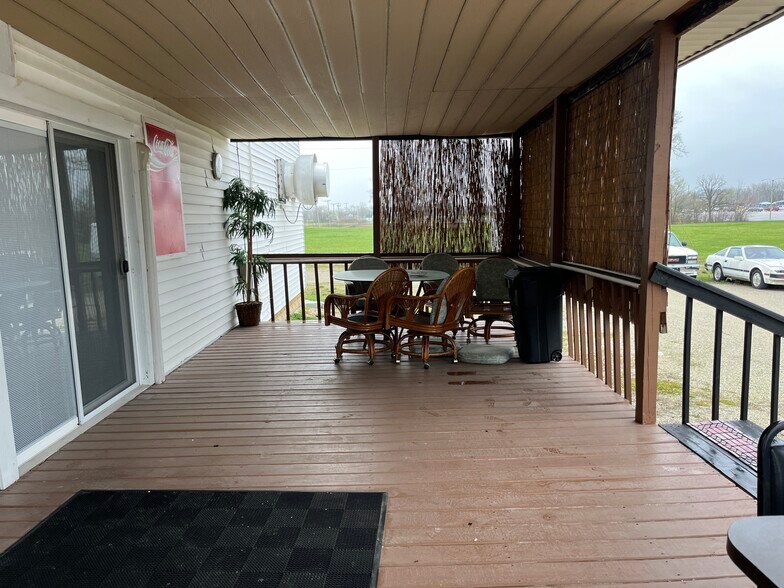 More Photos Of 1040 S Wayne St, Saint Marys Restaurant For Sale