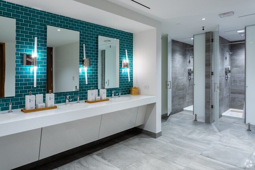 More Photos Of 1445 Ross Ave, Dallas Office For Sale