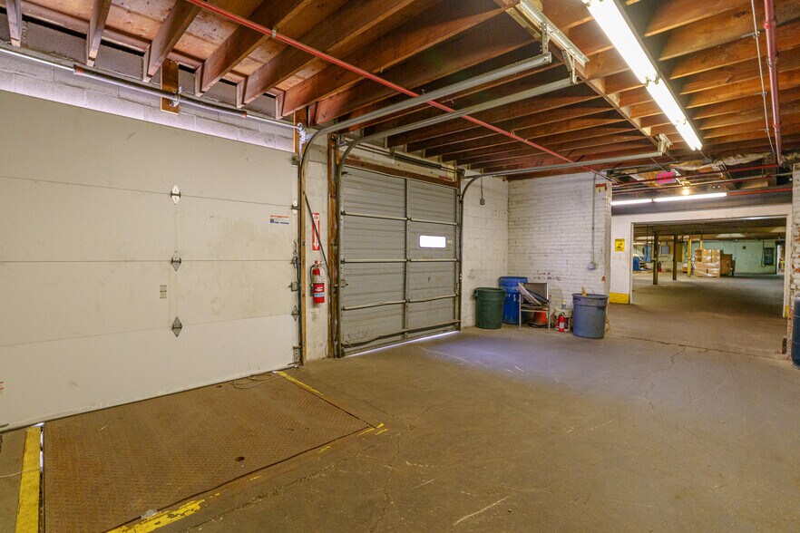 More Photos Of 2201-2235 W 110th St, Cleveland Warehouse For Lease