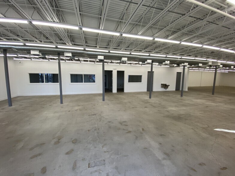 More Photos Of 4310 E Broadway Ave, Tampa Light Distribution For Lease