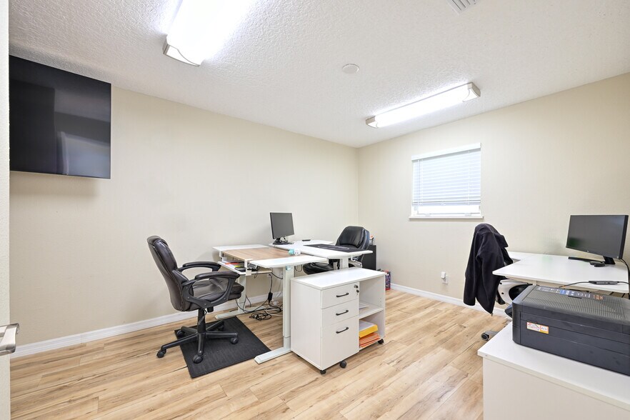 More Photos Of 1824 Blanding Blvd, Jacksonville Medical For Sale