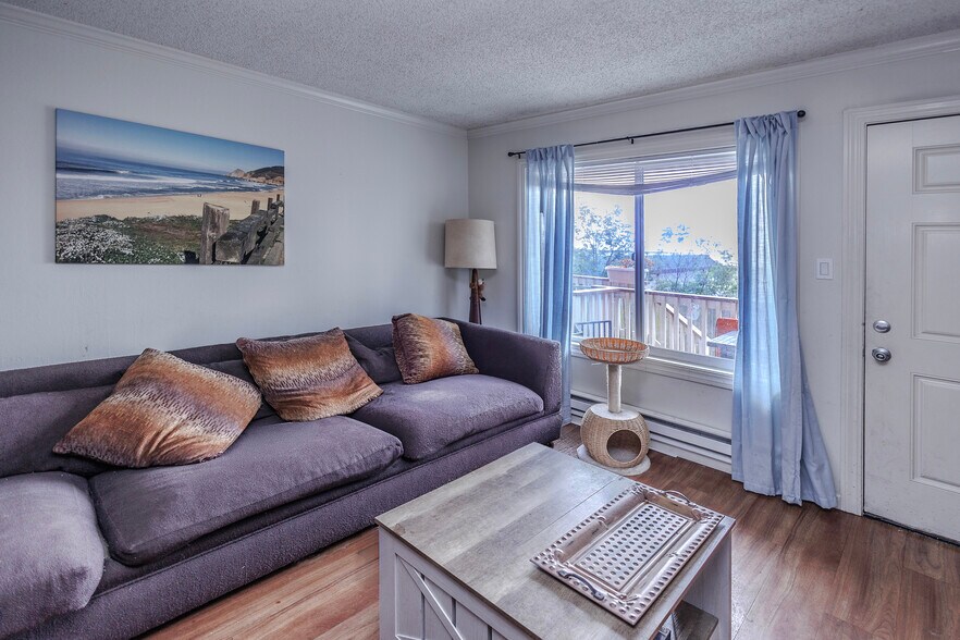 More Photos Of 510 Avenue Alhambra, Half Moon Bay Apartments For Sale