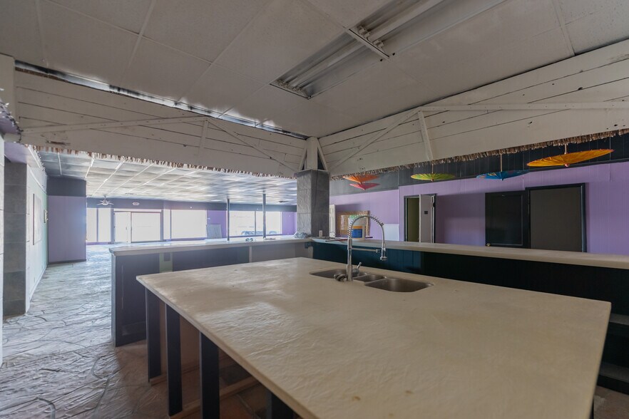 More Photos Of 221 N Cleveland Ave, Cushing Department Store For Sale