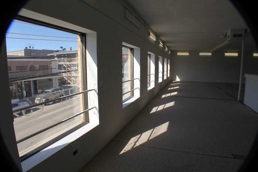 More Photos Of 119-121 Calhoun St, Woodstock Storefront Retail Office For Lease