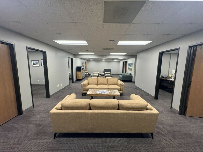More Photos Of 817 W Russell St, Sioux Falls Office For Lease