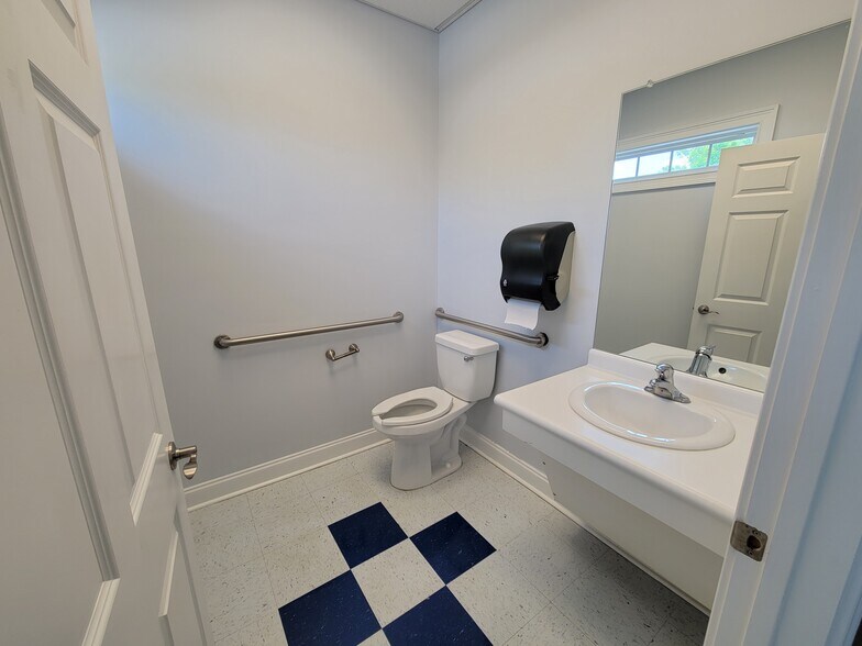 More Photos Of 112 Hill Pond Ln, Statesboro Medical For Lease