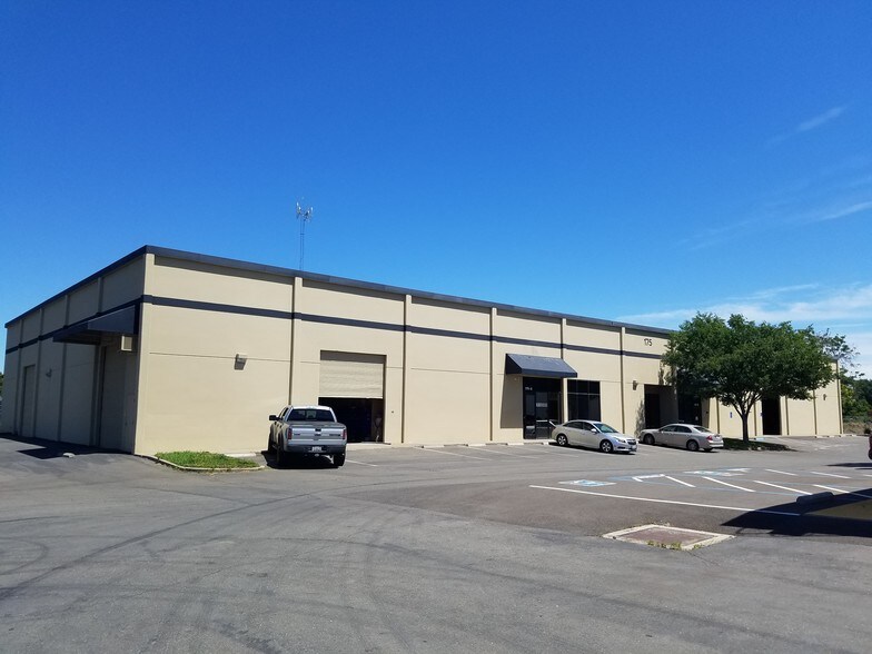 More Photos Of 175 Commerce Cir, Sacramento Warehouse For Lease