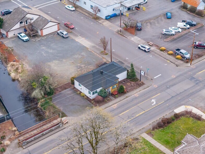 More Photos Of 410 N 1st Ave, Stayton Office For Sale