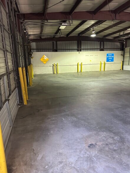More Photos Of 866 Davis Dr Se, Conyers Truck Terminal For Lease