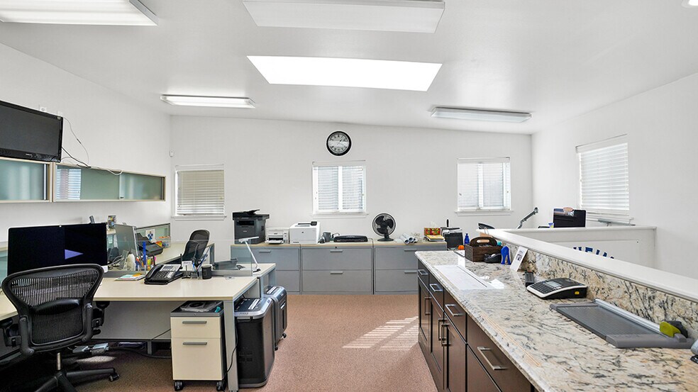 More Photos Of 611 E Adele St, Anaheim Flex For Sale