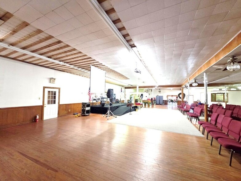More Photos Of 1111 E D Ave, Kingsville Lodge Meeting Hall For Sale