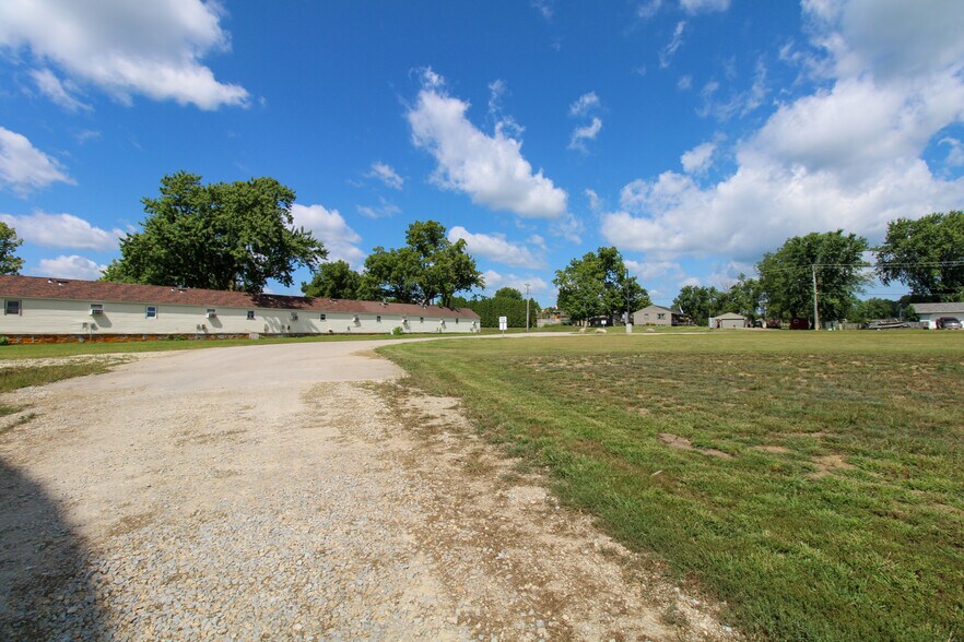 More Photos Of 107 8th Ave SW, Kasson Specialty For Sale